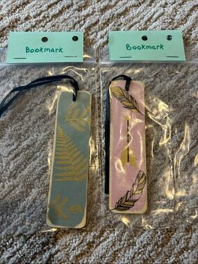 Set of 2 Decorative Feather & Fern Bookmarks - Gold Foil